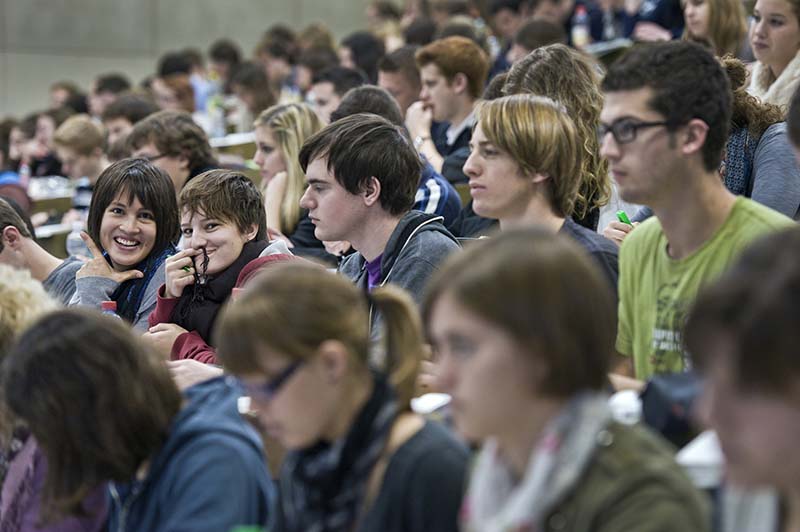 Studierende im Hörsaal
